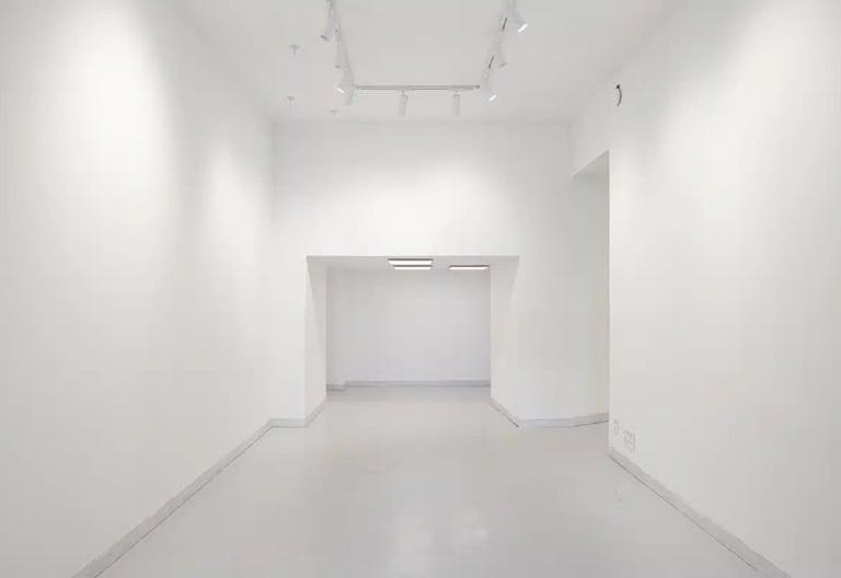 Superb Gallery with Volume - Le Marais - Ideal Showroom Fashion Week / Filming - Image 1