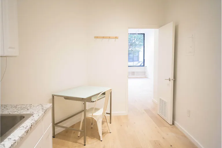 Boutique-Block Showroom Space in Nolita, New York - Image 4