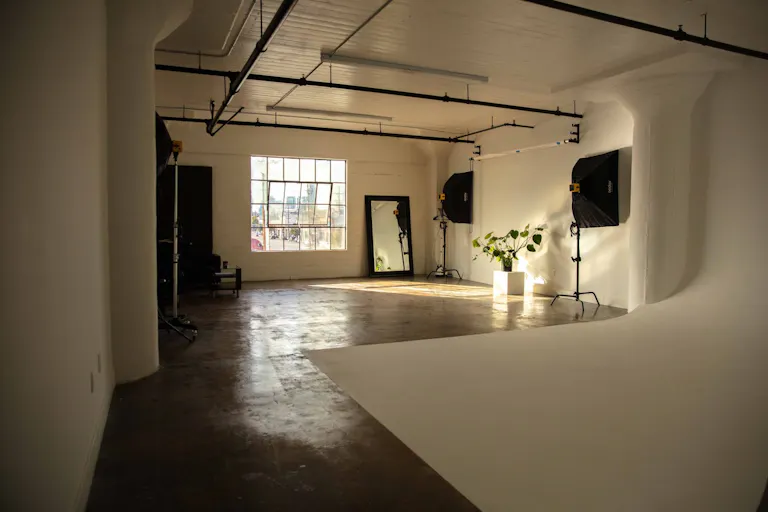 Modern Space w/ Natural Light and Cyc Wall- Industrial Construction Production Studio - Image 4