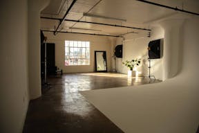 Modern Space w/ Natural Light and Cyc Wall- Industrial Construction Production Studio - Image 4