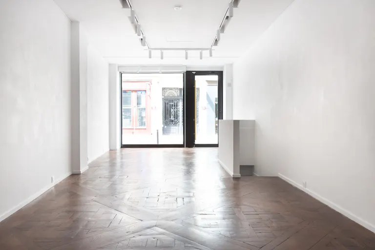 Beautiful space for exhibitions/showroom in Paris near Matignon - Champs Elysées - Image 0