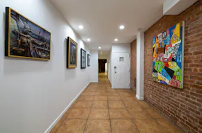 Versatile Creative Hub: Uncover Potential in this UWS Gem - Image 12