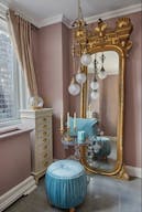 Bohemian meets Vintage apartment - Natural Light, Mantle & Brass Vintage Pieces - Image 8