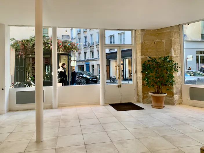 Beautiful space-Show room corner spot close from" le marché des enfants rouges" Haut Marais - Image 1