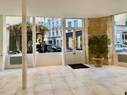 Beautiful space-Show room corner spot close from" le marché des enfants rouges" Haut Marais - Image 1