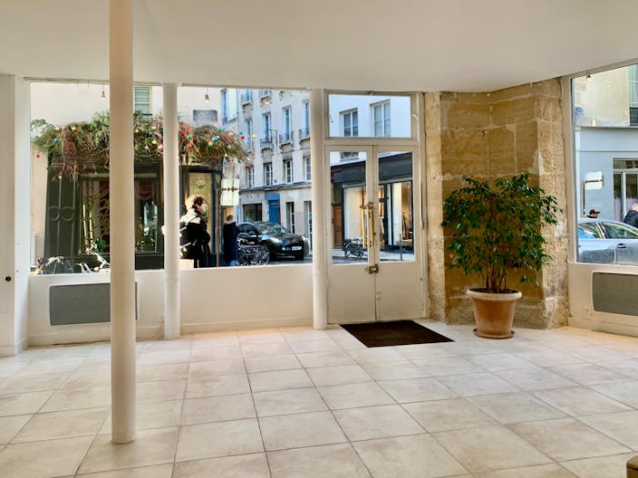 Beautiful space-Show room corner spot close from" le marché des enfants rouges" Haut Marais - Image 1