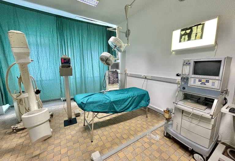 D�cor/Lieu de tournage: Bloc Op�ratoire - Image 3