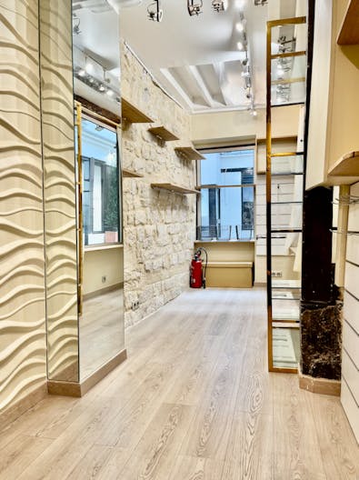 Rue Saint-Honoré Pop Up Boutique - Image 1