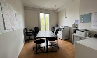 Large Office Apartment In the heart of Paris - Image 0