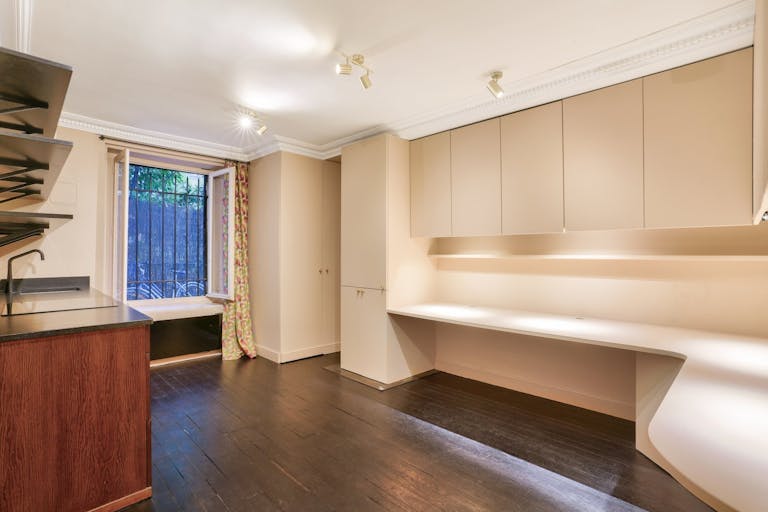 Pop-Up Boutique - Image 4