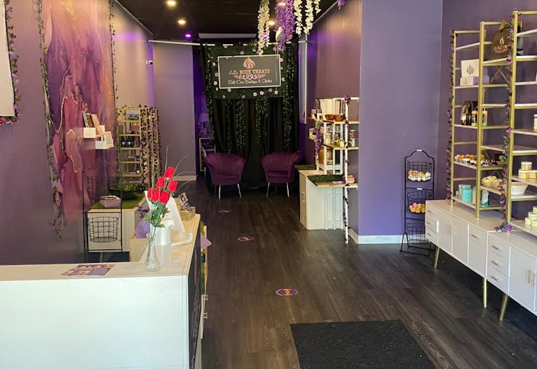 Luxurious Urban Atelier - Image 1