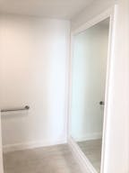 Beverly Hills Fashion Showroom/Retail Shop Space - Image 17