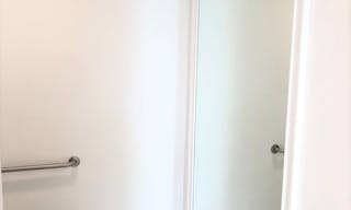 Beverly Hills Fashion Showroom/Retail Shop Space - Image 17