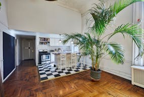 Spacious Chelsea Art Loft - Image 6
