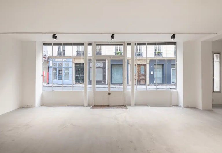 A Bright and Versatile Gallery in the Heart of Le Marais - Image 0