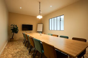 Lieu hybride et unique - Technologie - Style industriel - Chaleureux - Image 6