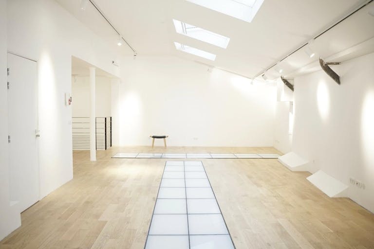 OWROOM IN PARIS – 213 sqm OF STYLE & LIGHT IN THE HEART OF THE CITY - Image 0