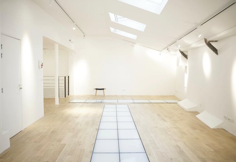 OWROOM IN PARIS – 213 sqm OF STYLE & LIGHT IN THE HEART OF THE CITY - Image 0