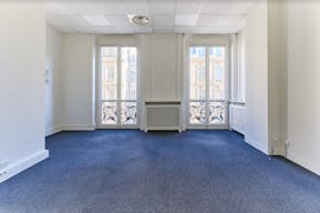 Apartment for Rent - Paris 8th Near Triangle d'Or - Ideal Showroom / Office - Image 12