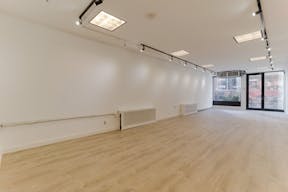 Beautiful White Box in Tribeca - Image 5