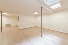 SHOWROOM EN FOND DE COUR - RUE SAINT HONORE - Image 3