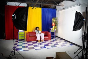 2 floor Big white open space with lights - Image 9