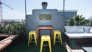 Stunning Indoor/Outdoor Flex Space in Downtown Santa Monica with Outstanding Service - Image 15