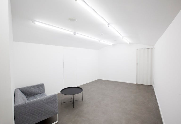 Espace au pied du centre Pompidou - Image 1