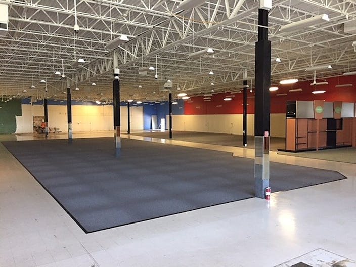 Spacious Building on Cortez Road - Image 0