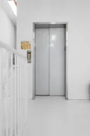 Storefront Whitebox Event Venue Photo Video Studio Art Gallery - Image 10