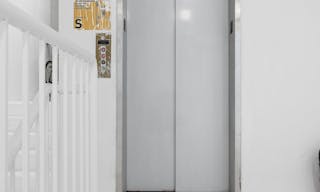 Storefront Whitebox Event Venue Photo Video Studio Art Gallery - Image 10