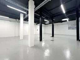 Ampio spazio espositivo stile industriale in Porta Venezia Milano - Image 6