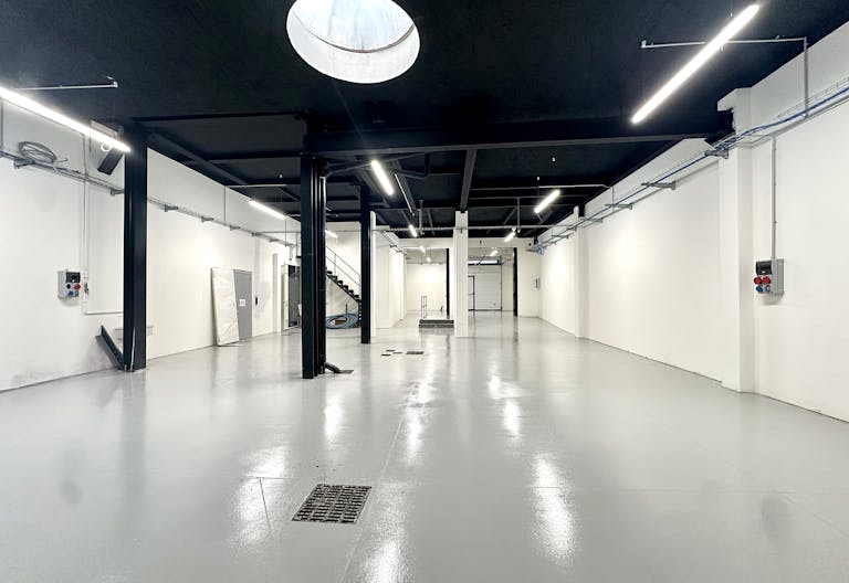 Ampio spazio espositivo stile industriale in Porta Venezia Milano - Image 1