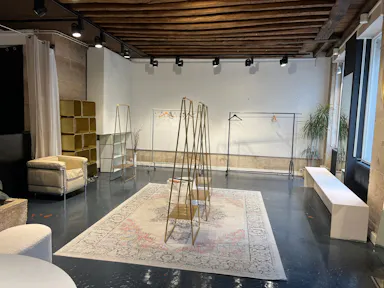 Boutique dans le Marais, à deux pas des quais de Seine, Ile Saint Louis - Image 0