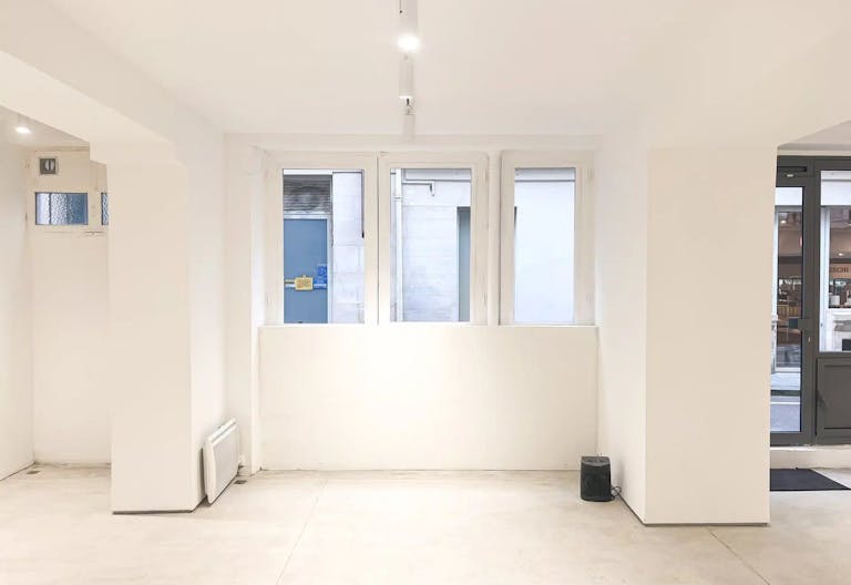 A Bright and Versatile Space in the Heart of Haut Marais - Image 2