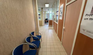 Décor/Lieu de tournage: Commissariat - Image 4