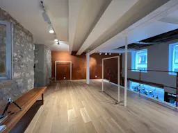Beautiful Boutique for Rent - Paris Haut-Marais - Image 8