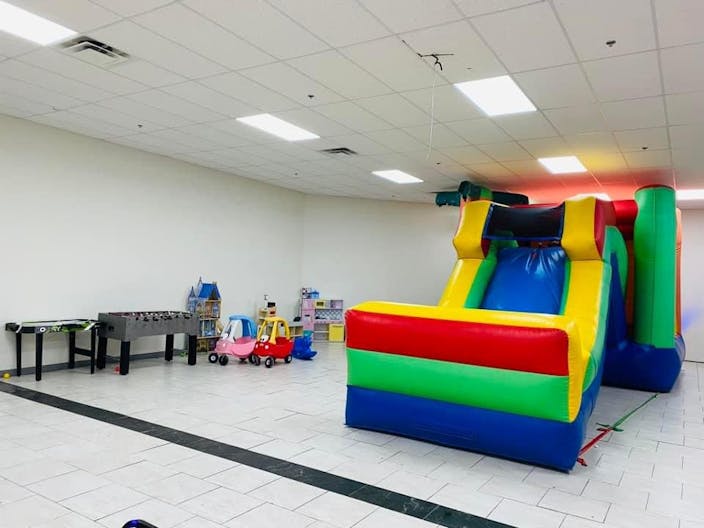 Beautiful event venue available for your next project - Image 0