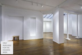 Beautiful Art Gallery - Image 8