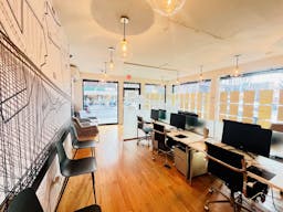 Prime Williamsburg Corner Retail Space | 100 ft Glass Frontage | High Foot Traffic - Image 12