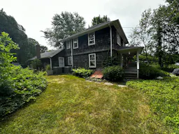 East Hampton Fringe Commercial in Heart of Business District - Image 5