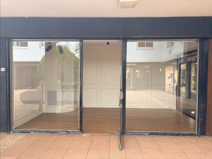 GALERIE VILLAGE SUISSE  - Image 2