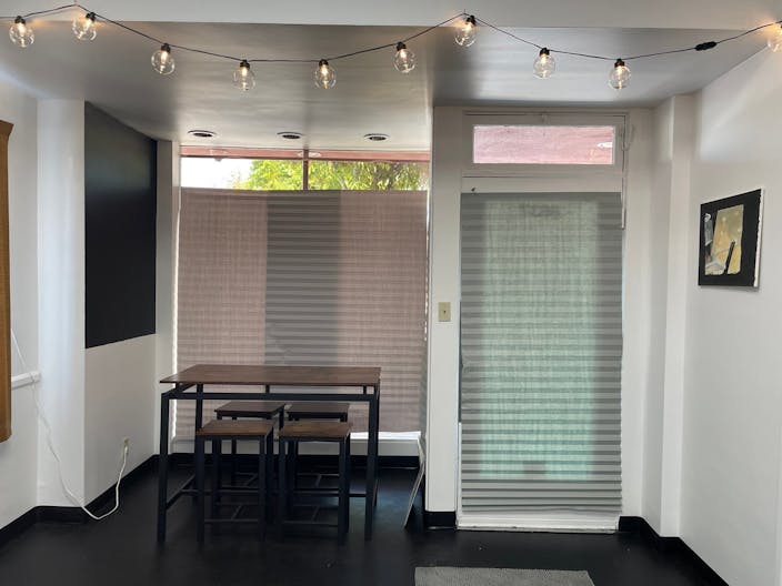 Truxton storefront - Image 3