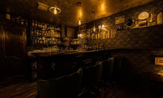 Retour dans le temps dans un magnifique Bar priv� - Image 0