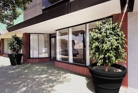 Pop-Up Retail / Art Gallery in Burbank - Image 5