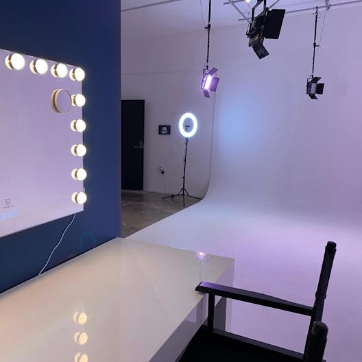 Studio 1 + Private Parking Lot - Image 4