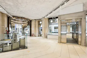 Amazing Award Winning Showroom - Image 4