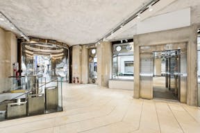 Amazing Award Winning Showroom - Image 4