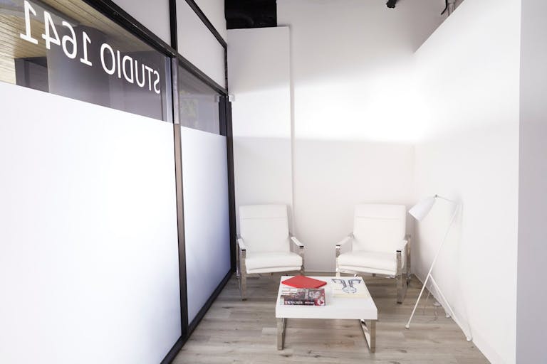 Professional, modern and clean studio in Santa Monica - Image 2