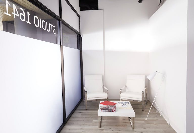 Professional, modern and clean studio in Santa Monica - Image 2